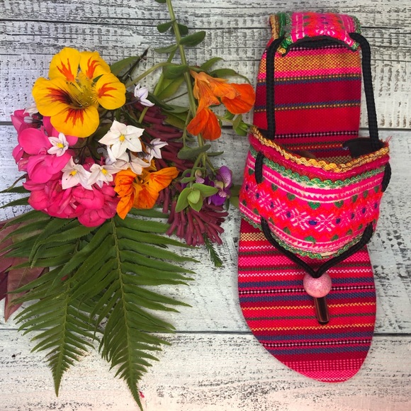 NEW Bohemian Flip Flops, Sandals 🌺 Handmade Embroidered Fabric ❤️ Size 6 ❤️ - Picture 3 of 4